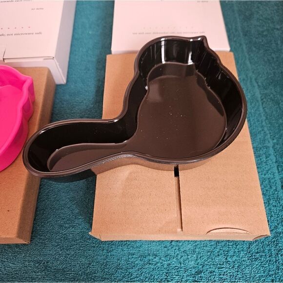 Nora Fleming 2 birdie dish fuschia pink & graphite (retired ) SALE! - Picture 2 of 4